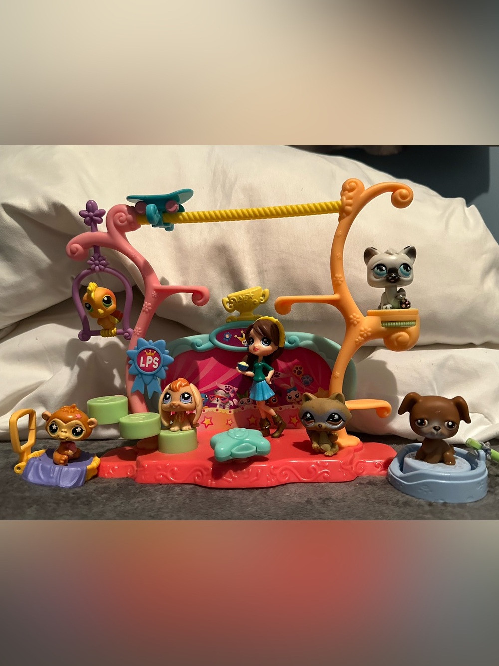 Littlest Pet Shop Lot Pets and Playset